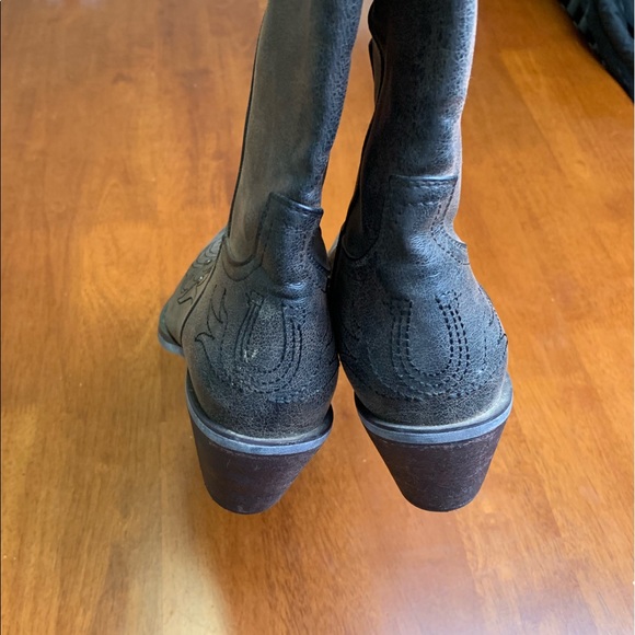 pointed toe, cowgirl boots - Picture 2 of 5